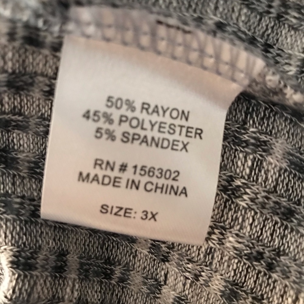 Silverware black and white long sleeve knit - Picture 10 of 10